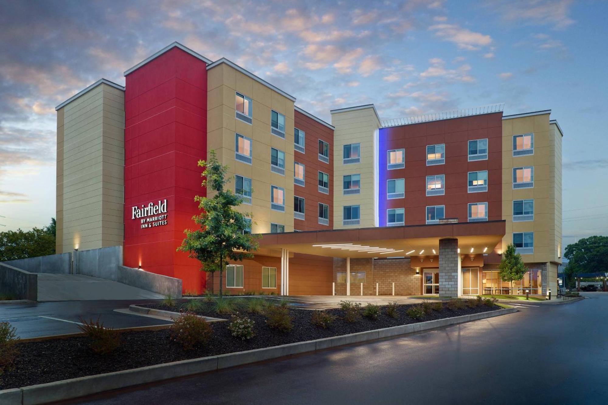 Fairfield Inn & Suites By Marriott Athens-University Area Bagian luar foto