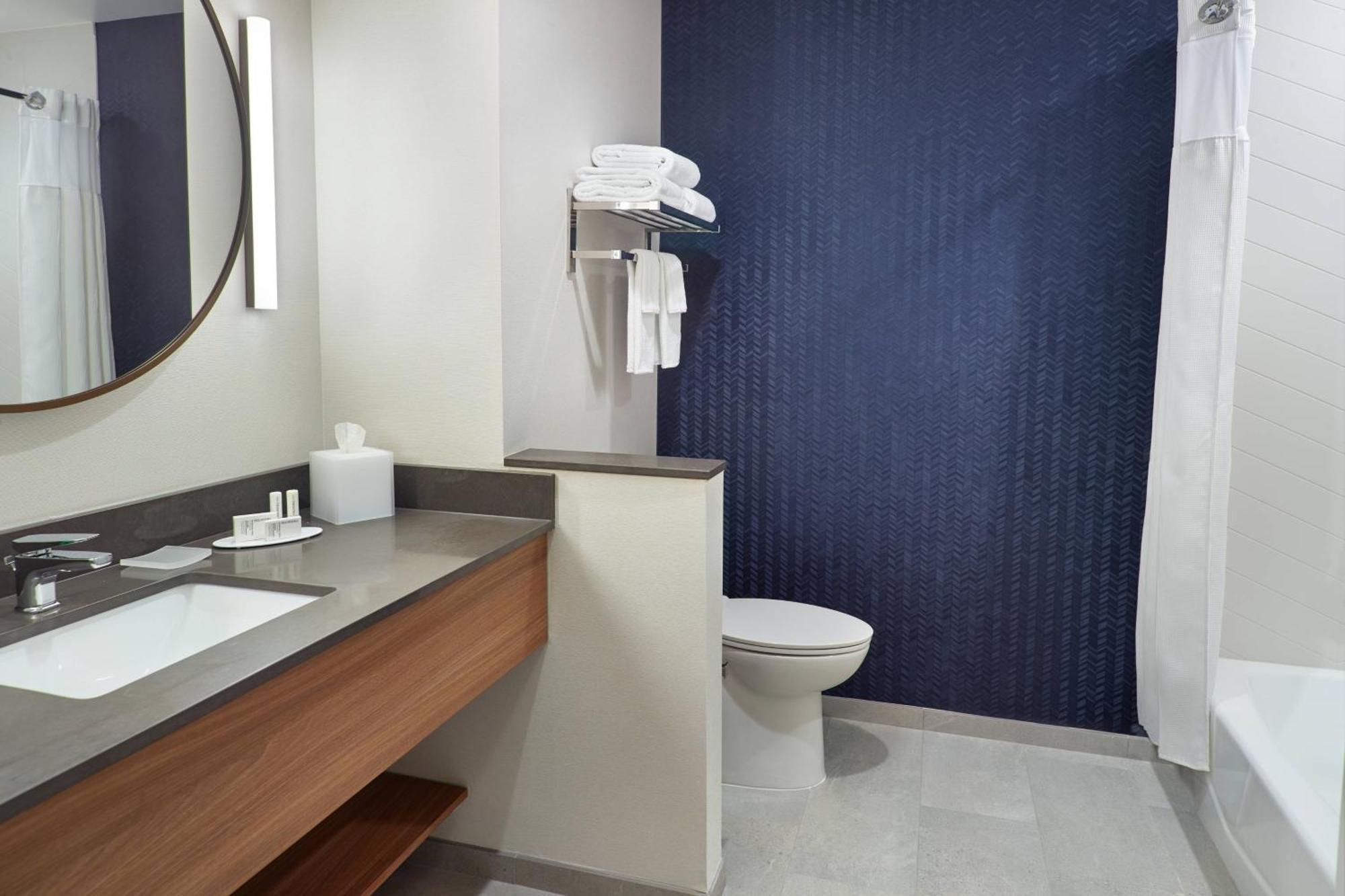 Fairfield Inn & Suites By Marriott Athens-University Area Bagian luar foto